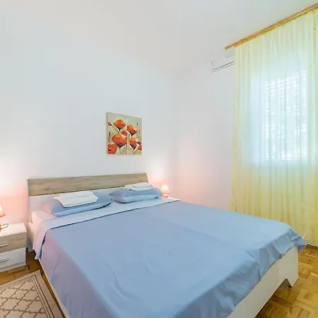 Garden Apartment Baška