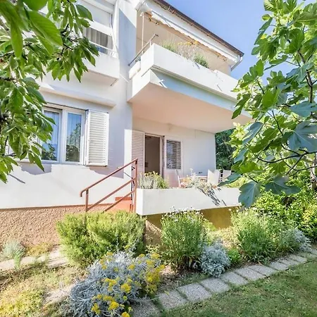 Апартаменты Garden *