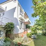 Διαμέρισμα Garden *